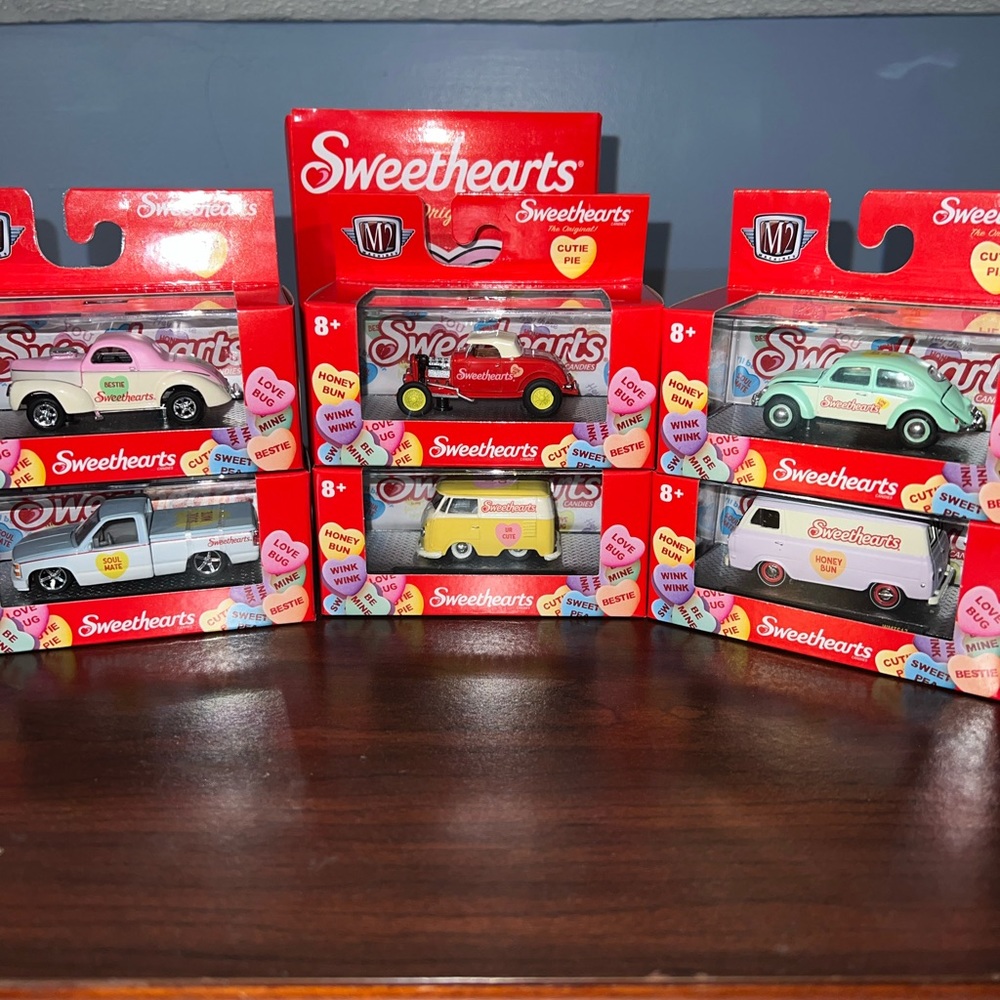 Walmart Exclusive M2 Machines Sweethearts set with sleeve!